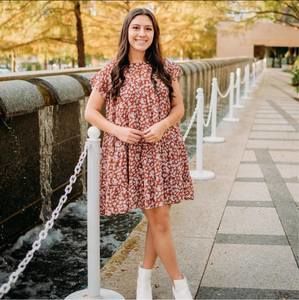 Meet your Posher, Isela